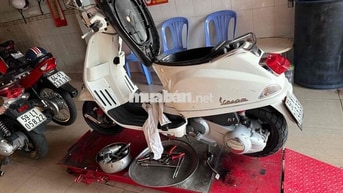 Piaggio Vespa 2011 Trắng