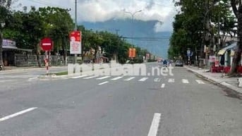 chào bán 305m2 Đường NGUYỄN VĂN CỪ có nhà đang cho thuê