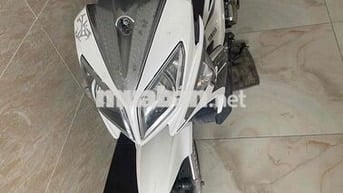 Yamaha Novo 4 Trắng
