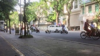 Cho thuê nhà 233A Phố Huế,Hai Bà Trưng (Sát mặt đường)