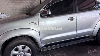 Toyota Fortuner 2011 Xăng Bạc 150.000 km