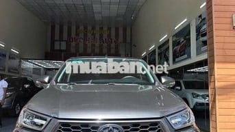 Toyota Hilux 4x2 AT 2024
