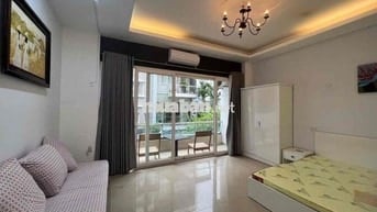 Căn hộ Ban Công 2PN Full NT ngay Nguyễn Văn cừ Q1 Y Hình