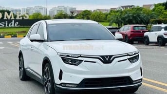 VinFast VF8 Plus thuê pin Sdi 2022 Trắng 42000 km