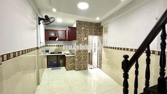 nhà nc mới đẹp tr 2 lầu 2pn 3vs thích quảng đức p4 Phú nhuân