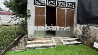 cho thuê nhà cũ ta 06 thới an q12 dt 137m có vườn giá 4tr5 có bớt