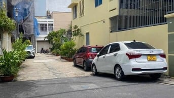 48m2! Ngay ngã tư Phú Nhuận! Bán nhà 2 tầng sát MT Hoàng Văn Thụ, P15.