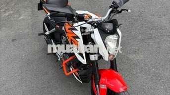 KTM Duke 125 ABS biển số thành phố