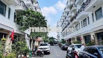 cho thuê nhà Tô Ngọc vân 1 trệt 1 lững 3 lầu 4 phòng ngủ 5wc sân thươn