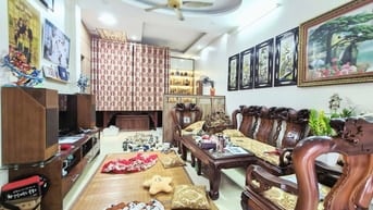 Bán nhà phố Đại La 46m2, xây 5 tầng, ở luôn. Giá 10,5 tỷ có TL