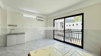 STUDIO BAN CÔNG THUẬN TIỆN QUA Q1, PHÚ NHUẬN