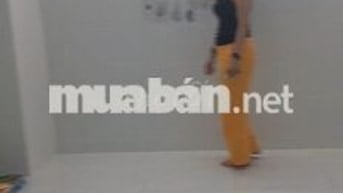 Nhà cách mạng tháng 8,có 1 trệt,1 lầu,2 phòng.