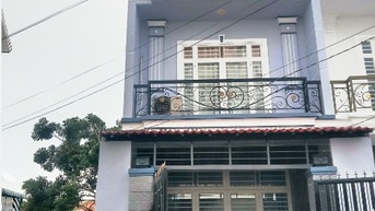 bán gấp nhà hẻm 3 mặt tiền thoáng mát