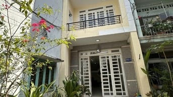 Cho thuê nhà 222/4 Võ Thành Trang P11 QTân Bình 1 trệt 2 lầu