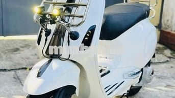 Piaggio Vespa đèn vuông 2015 Trắng Phụ kiện đầy đủ