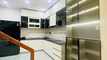 Bán nhà 606/147/48 đường 3/2 phường Diên Hồng, Dt: 4,1x8,5m, nở hậu 