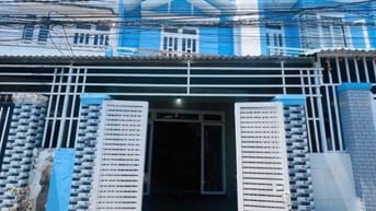 Bán nhà 4x15m gần Vinhomes Hóc Môn đang xây 465 Triệu hẻm kinh doanh