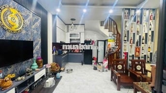 Gia đình định cư nơi khác, cần bán nhanh căn nhà xinh xắn !
