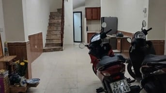 Cho thuê nhà 36,6 m2x3 tầng ngõ Thái Thịnh, Đống Đa, Hà Nội
