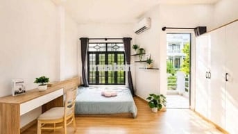STUDIO BAN CÔNG - NHÀ MỚI - QUA ĐH VĂN LANG 5P ĐI XE