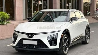 VinFast VF7 Eco 2025 Trắng 53000 km