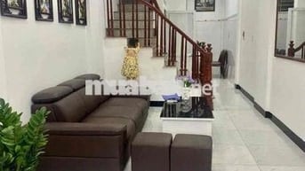 Cho thuê nhà nguyên căn, ngõ 3 gác tại chợ Đại Từ