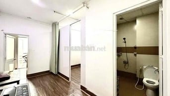 Cho Thuê Căn Hộ 2PN Bancol Máy Giặt Riêng 4ng4xe Rộng 50m2 Ngay Bờ Kè