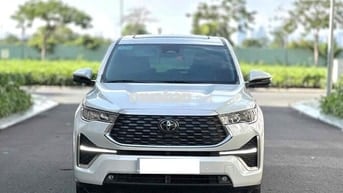 Toyota Innova Cross Hybrid 2024 Trắng 17.000 km