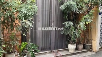 Chính chủ cho thuê nhà hộ gia đình ở phố Dịch Vọng