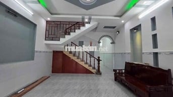 Bán nhà Ngay Ngã Tư Bình Thung, Dĩ An 100m2/870tr, hoàn công, đường 5m