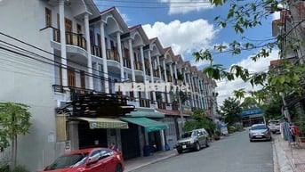 Cho thuê nhà 1 Trệt 2 Lầu gần sân vận động Đông Hoà