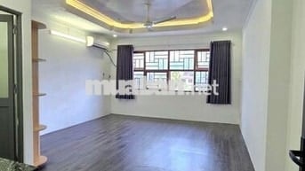 pPhòng 35m2 Âu Cơ rộng thoáng, ở 2-3 bạn, sát Đại học Văn Hiến