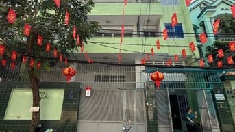 Cho Thuê Nhà Đường D52, P.12, Q.Tân Bình, DT: 10x30m, 3 lầu
