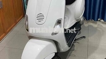 Piaggio Vespa LX 150 Trắng