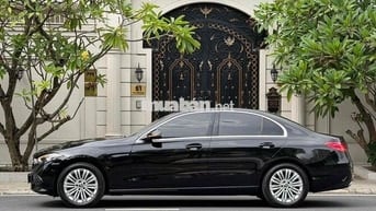 Mercedes-Benz C200 Avan 2023 Đen 20.000 miles