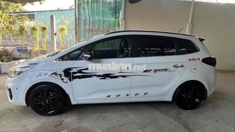 Kia Rondo Trắng 7 chỗ Xe gia đình