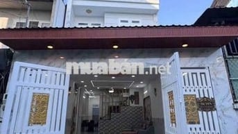 Chính chủ banh bóng thua lỗ nên cần bán gấp căn nhà hxh ở Bình Tân