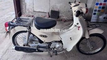 Honda Super Cub 50cc Trắng kem