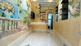 Nhà nguyên căn Trần Bình Trọng 3 tầng – 8triệu/tháng