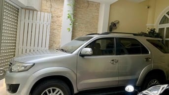 Toyota FORTUNER bản V số tự động đời cuối 2012