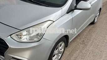 Hyundai Grand i10 Số sàn Bạc 5 chỗ