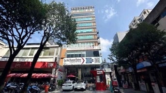 Cho thuê VP Mạc Đĩnh Chi 180m2 full fitout cho 50 người