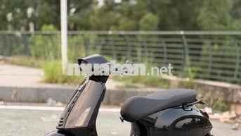 Piaggio Vespa Sprint Tech 150 Đen 6000 km Sài Gòn