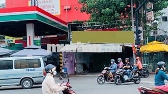 MẶT TIỀN NƠ TRANG LONG 5X12M CÓ NỞ HẬU NẰM NGAY NGÃ 5 BÌNH HÒA
