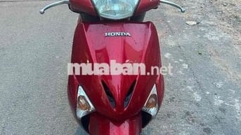 Honda Lead 2011 biển SG . máy êm như xe điện