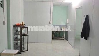 nhà nguyên căn có sân vườn nuôi gia súc gia cầm 