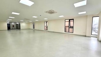 Cho thuê 550m Lô Góc tại Giảng Võ trần cao 3.5m mọi mô hình