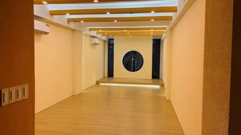 Cho thuê toà nhà mặt tiền đường số 8 có thang máy+tầng hầm 5 lầu 47tr