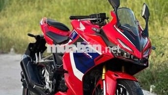 Honda CBR150R màu Đỏ