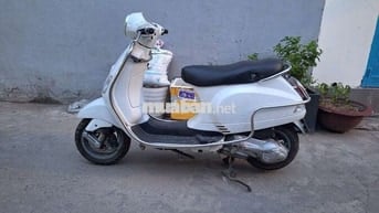 Piaggio Vespa LX 125 2010 Trắng